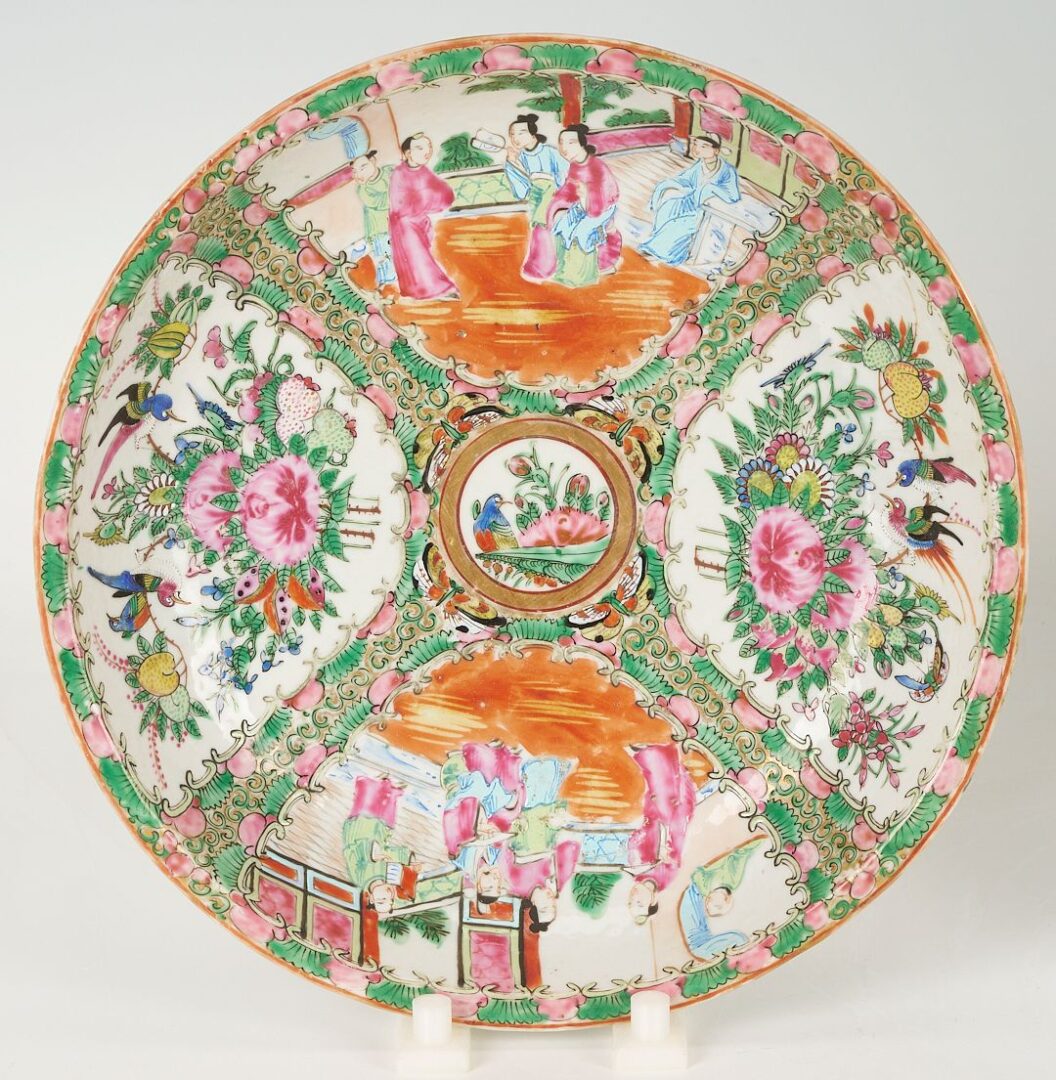 Lot 735: 3 pcs Famille Rose Porcelain: 2 Bowls, 1 Tazza
