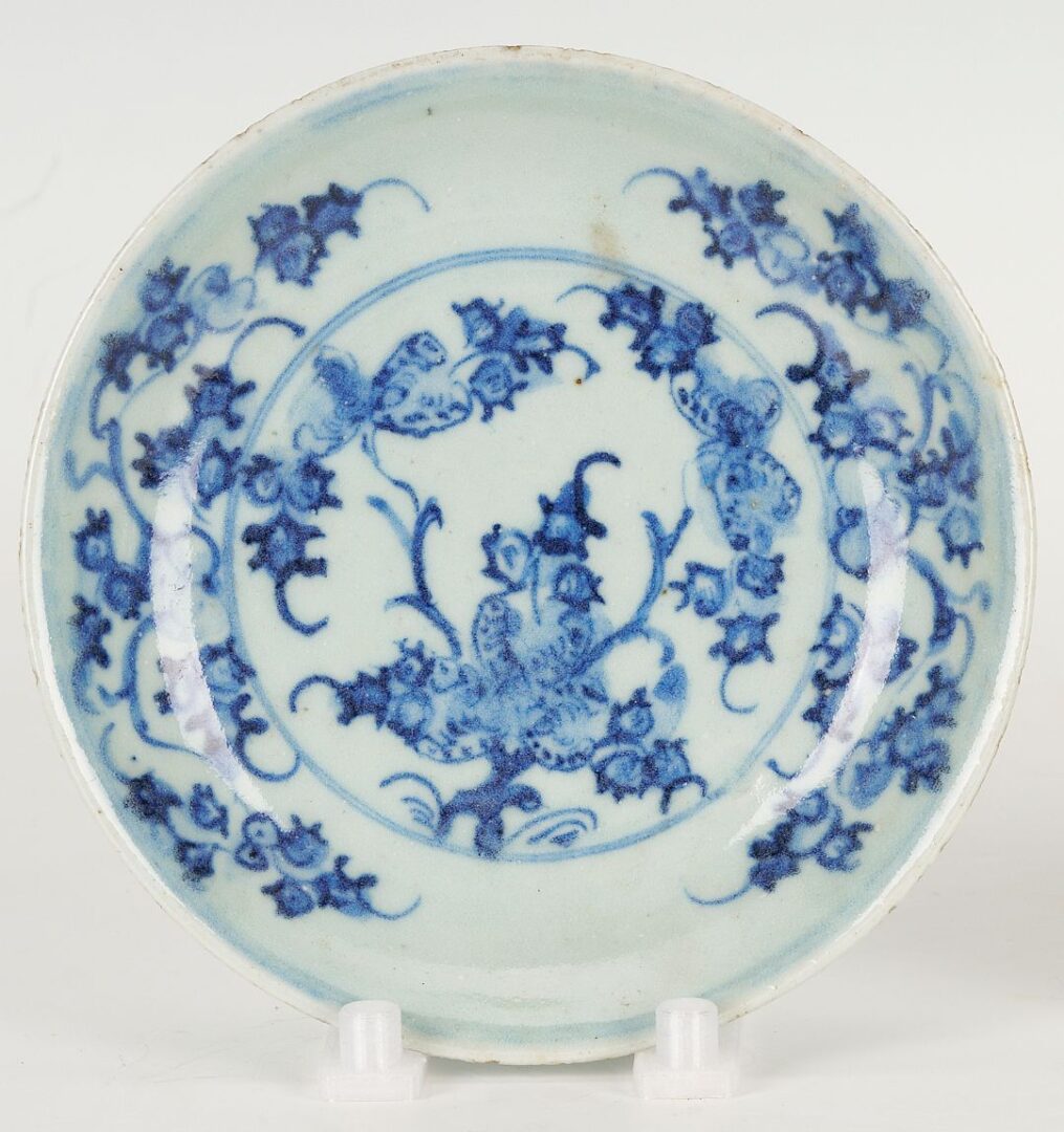 Lot 743: 9 Pieces Asian Porcelain  incl. Arita Jar