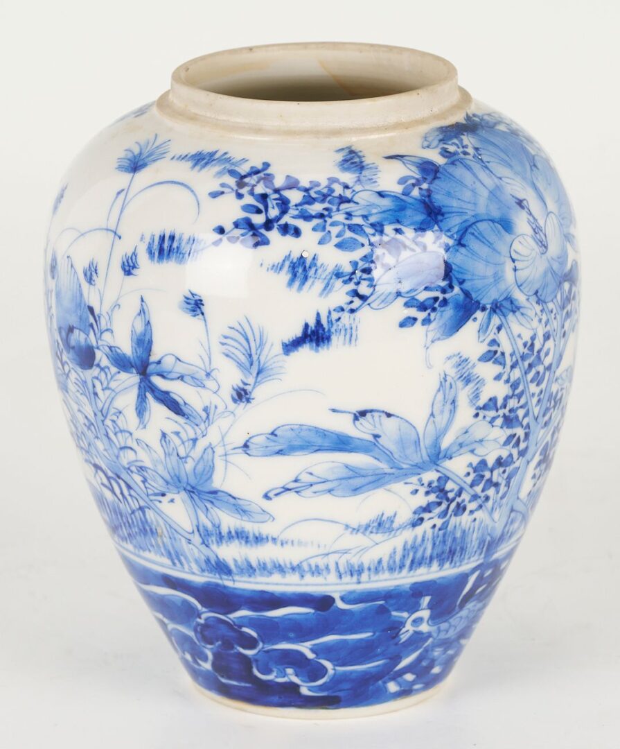 Lot 743: 9 Pieces Asian Porcelain  incl. Arita Jar