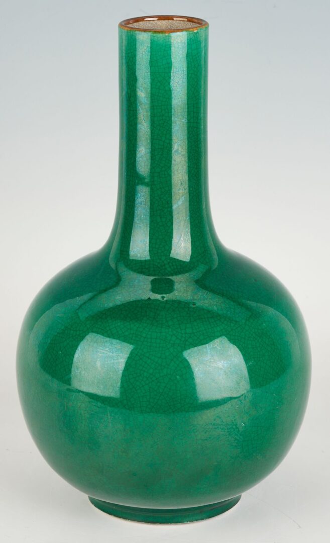 Lot 745: Chinese Green Bottle Vase