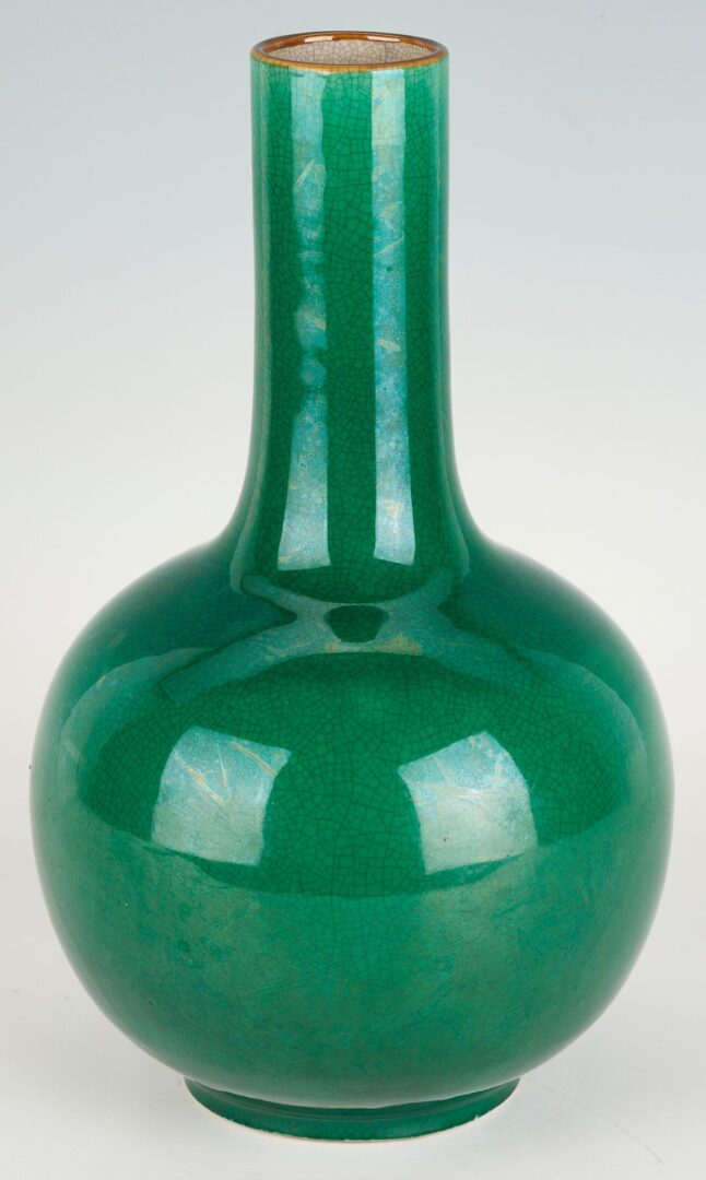 Lot 745: Chinese Green Bottle Vase