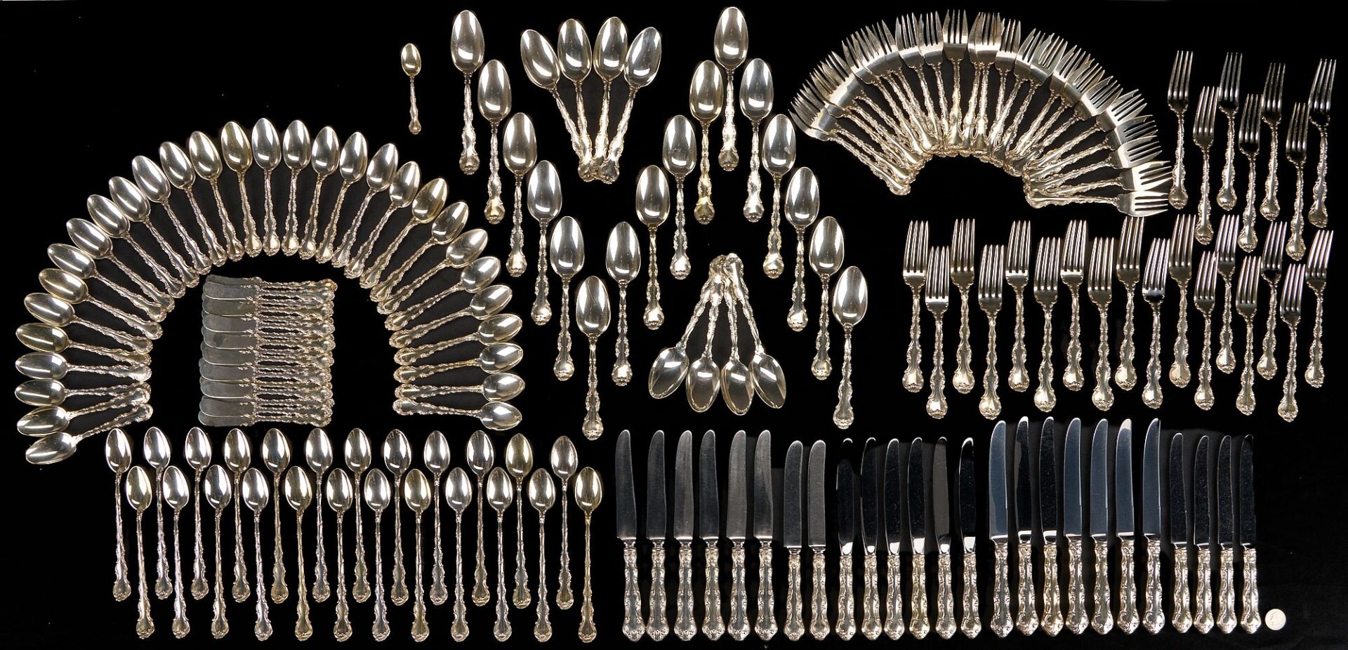Lot 76: Gorham Strasbourg Sterling Silver Flatware, 169 Pcs.