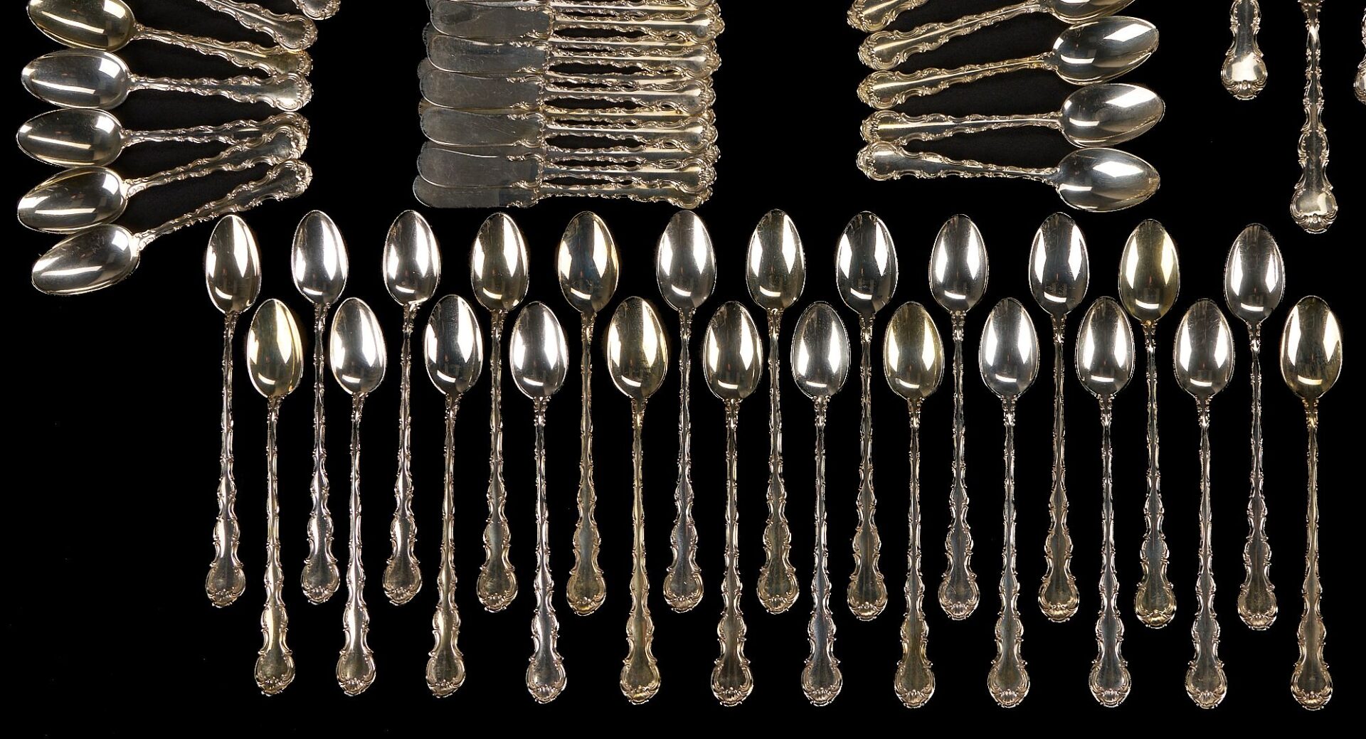 Lot 76: Gorham Strasbourg Sterling Silver Flatware, 169 Pcs.