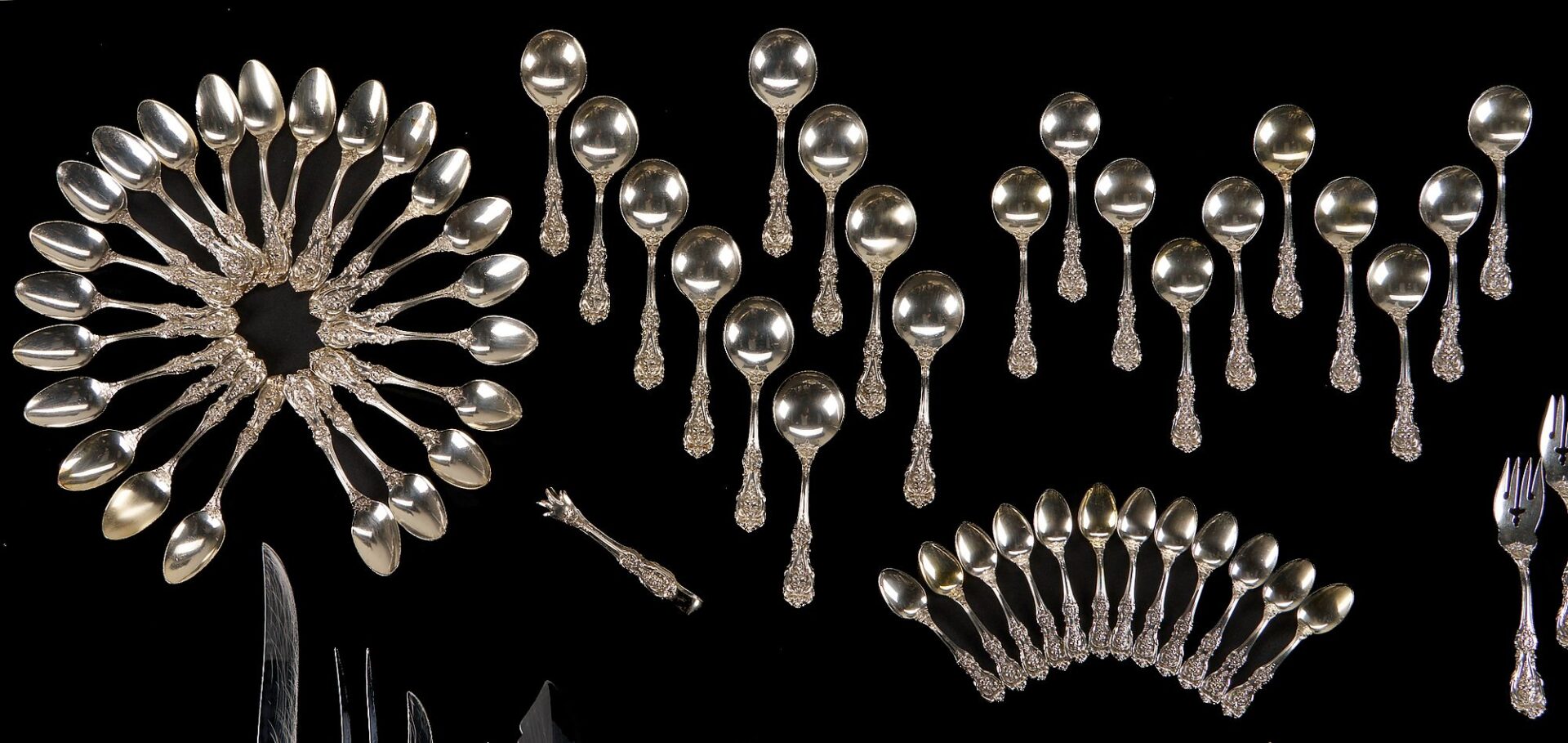 Lot 77: 109 Pcs. Reed & Barton Francis I Sterling Silver Flatware