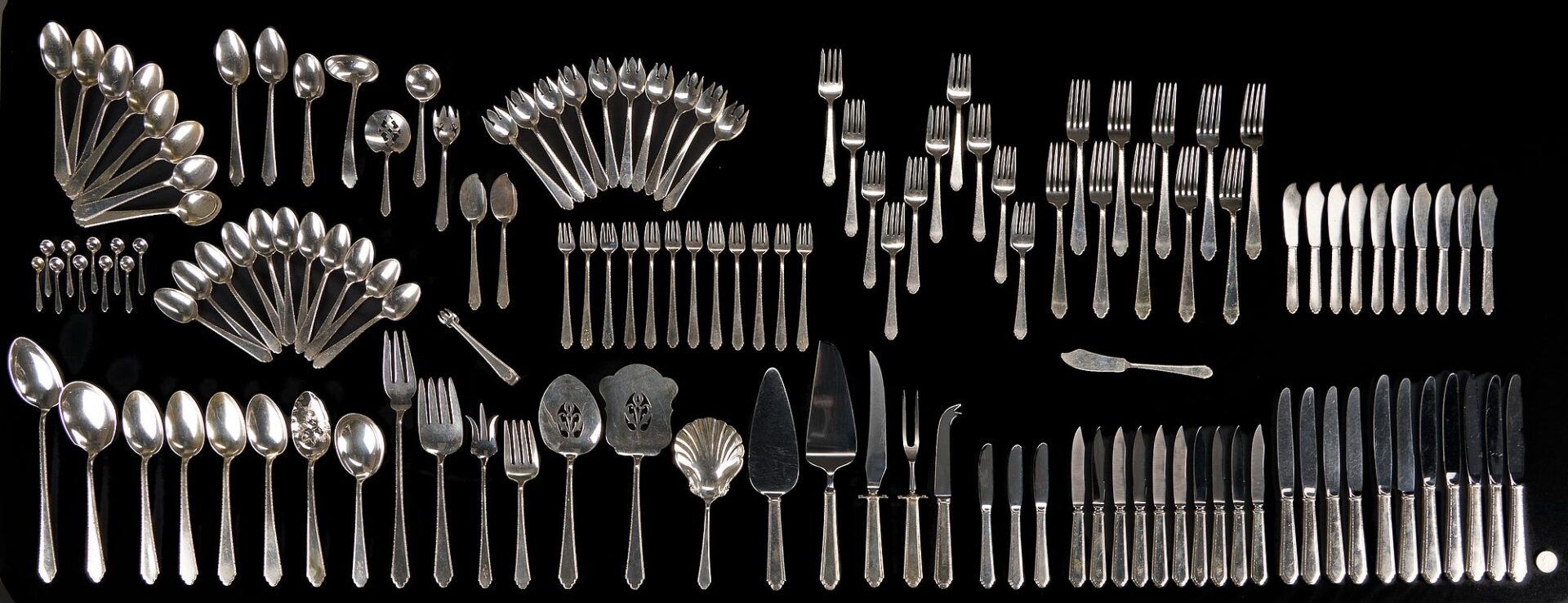 Lot 81: 137 Pcs. Lunt William and Mary Pattern Sterling Flatware, Service for 10