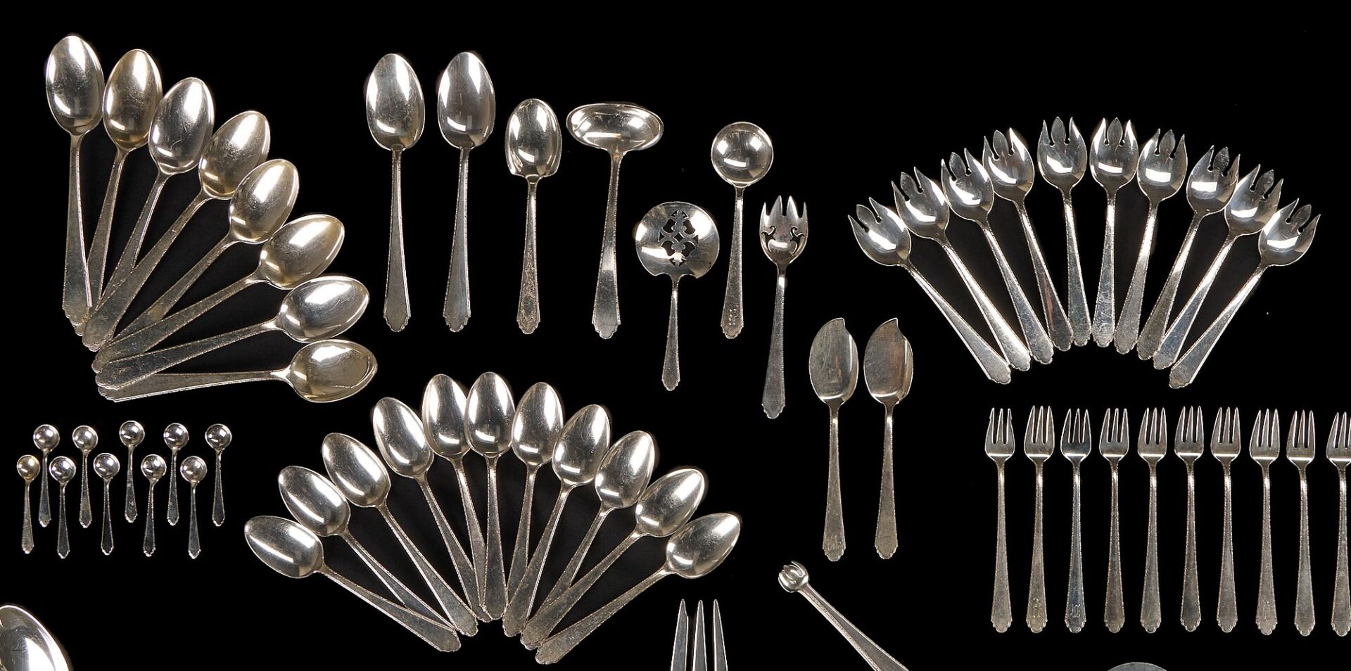 Lot 81: 137 Pcs. Lunt William and Mary Pattern Sterling Flatware, Service for 10