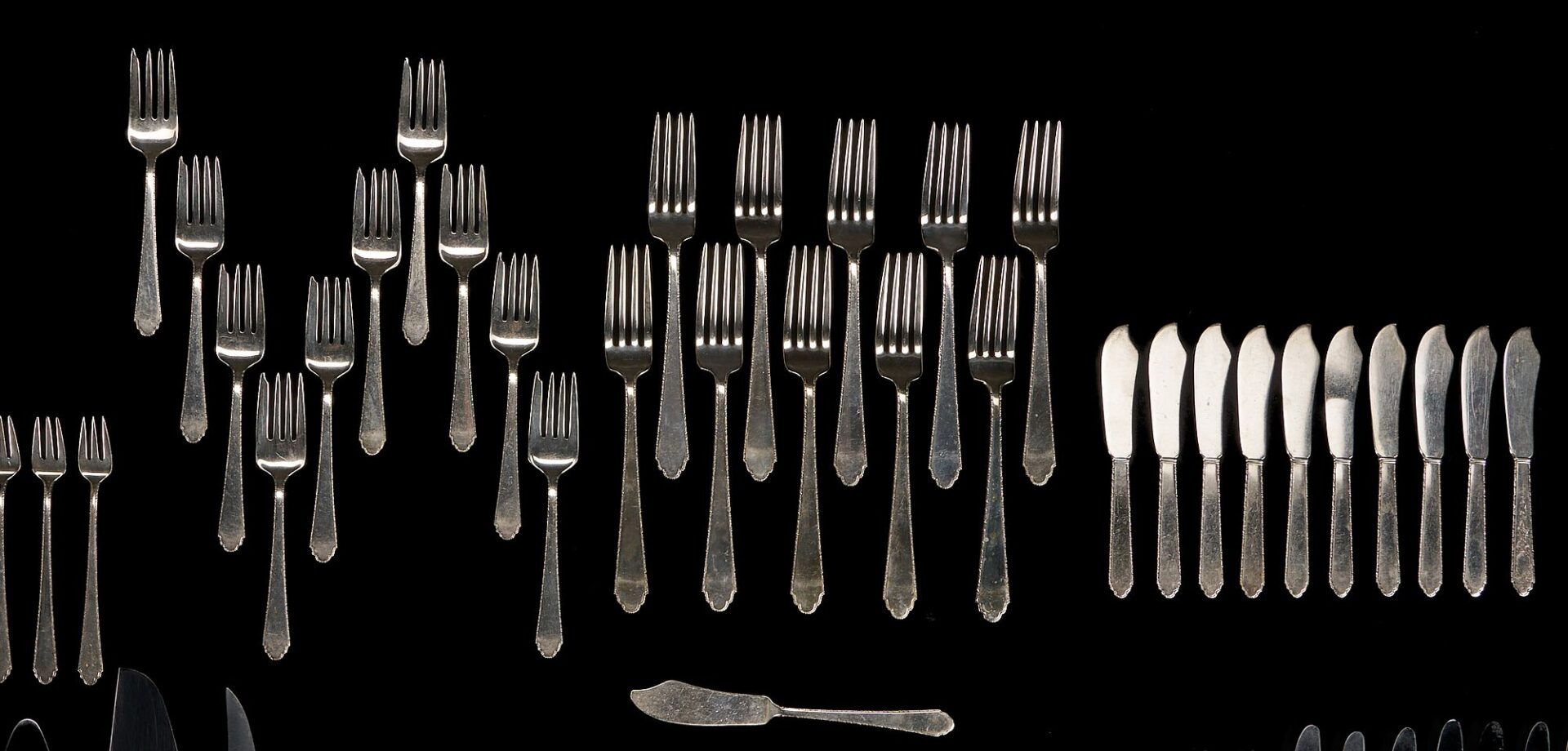 Lot 81: 137 Pcs. Lunt William and Mary Pattern Sterling Flatware, Service for 10