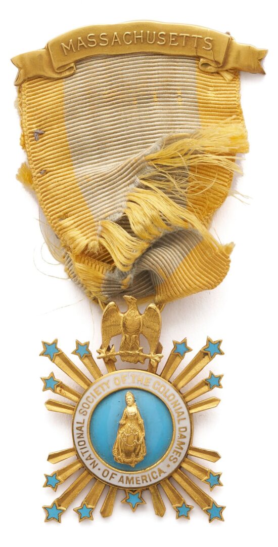 Lot 822: 14K Gold Colonial Dames Medal, Mary Eliza Mason