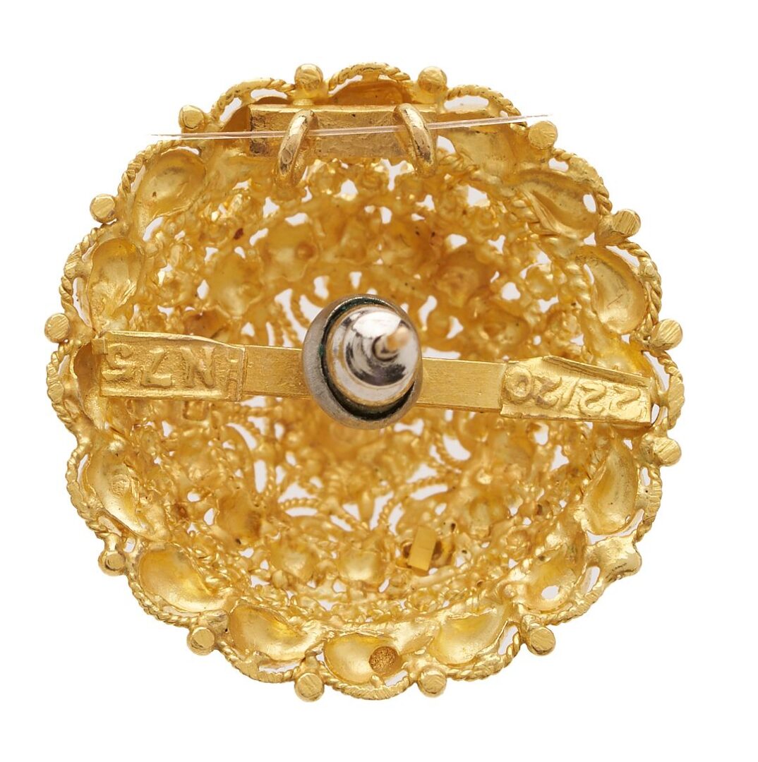 Lot 836: 18K Gold Disc Earrings