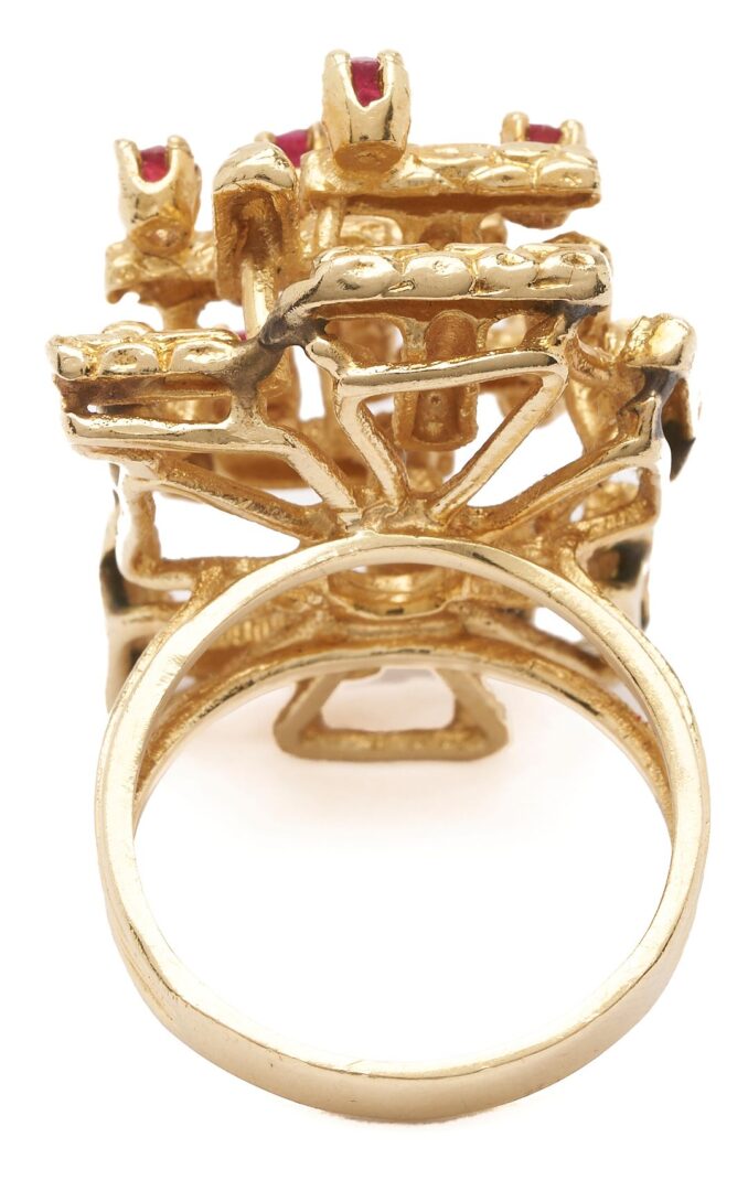 Lot 838: 18K Gold Ruby Ring