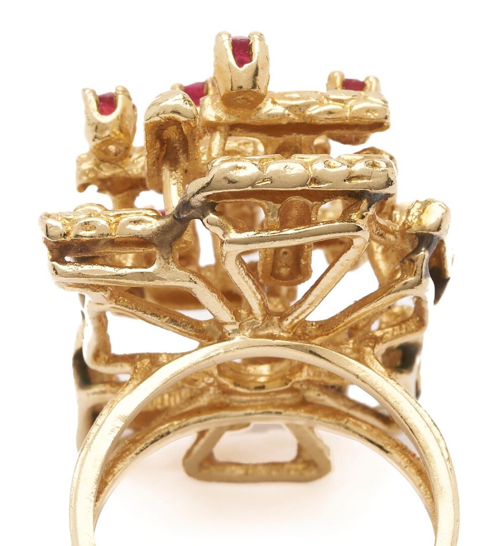 Lot 838: 18K Gold Ruby Ring