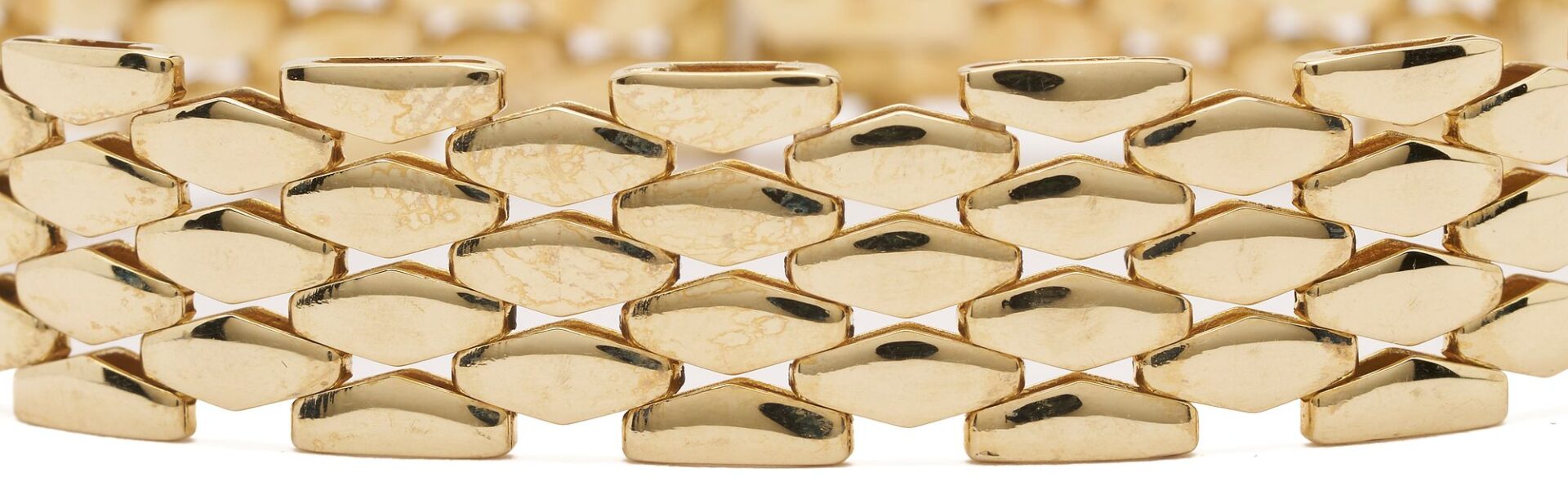 Lot 841: 14K Italian Gold Mesh Bracelet