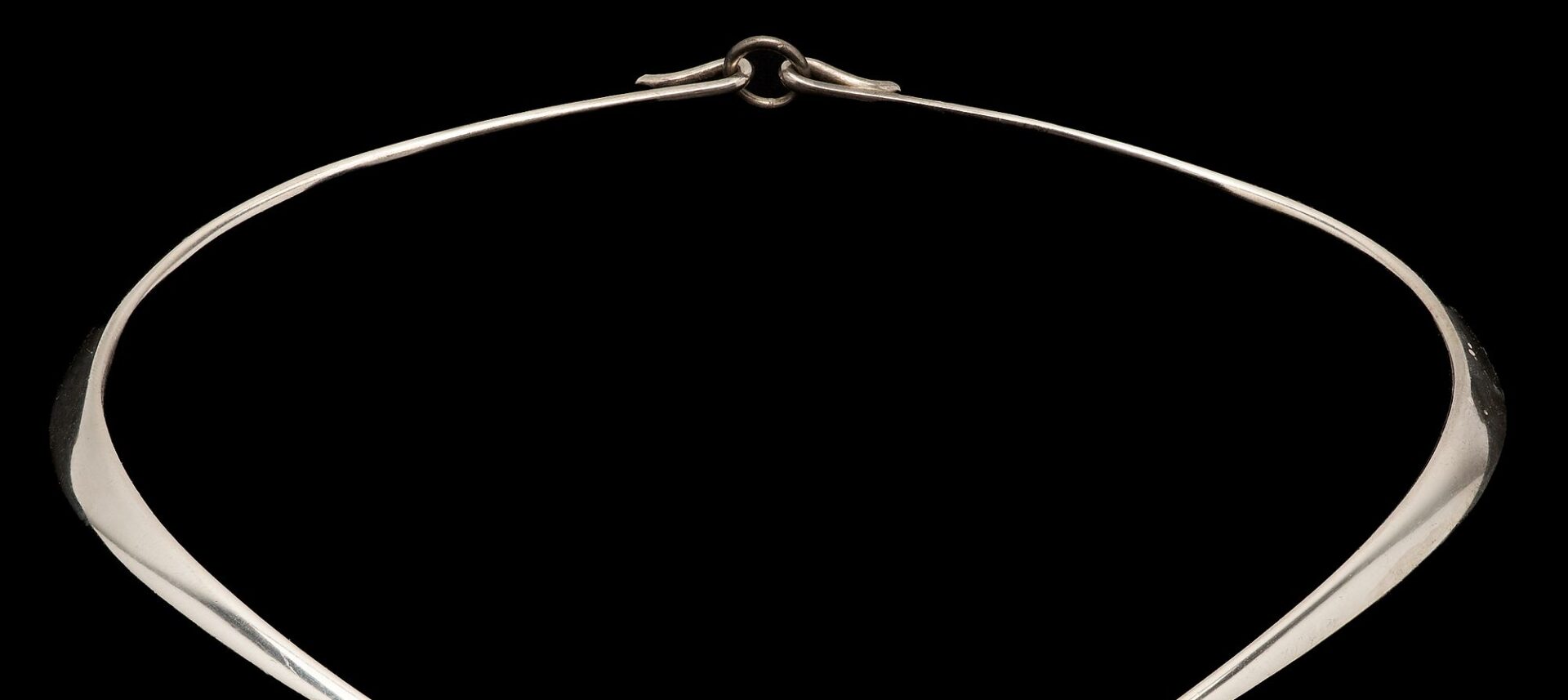 Lot 847: Torun & George Jensen Sterling Silver Choker & Pendant