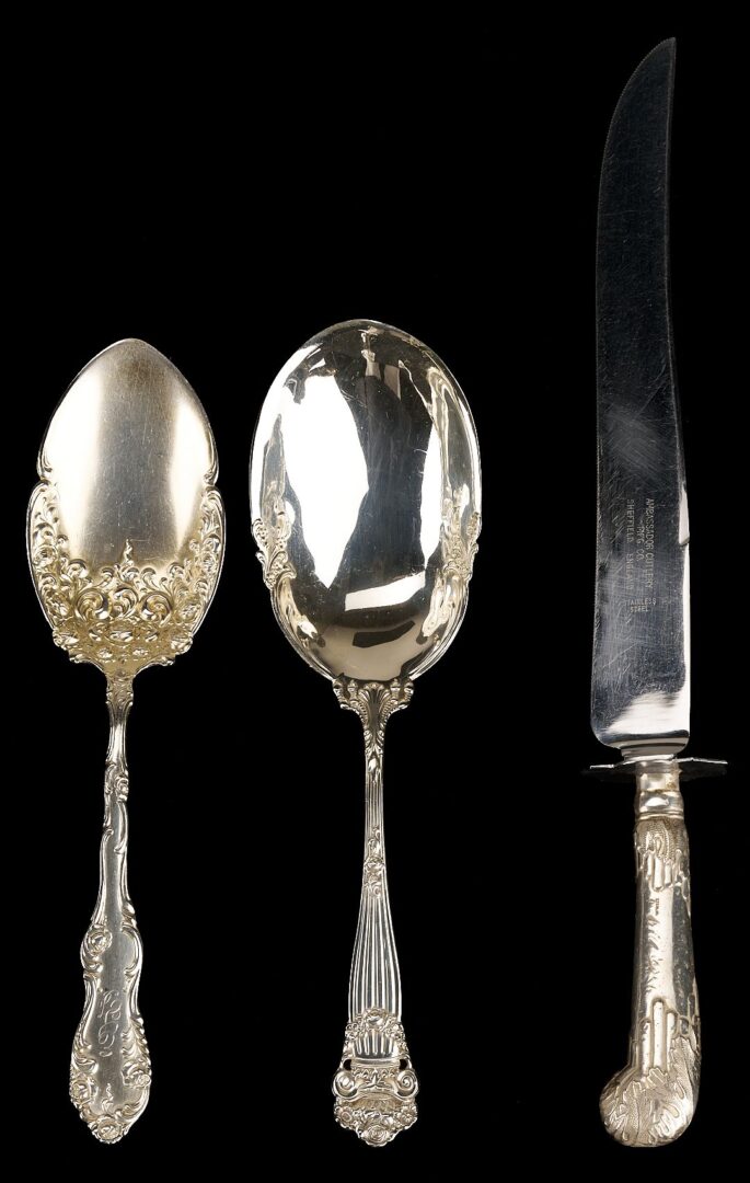 Lot 857: 21 Assorted Sterling Silver Flatware Pieces