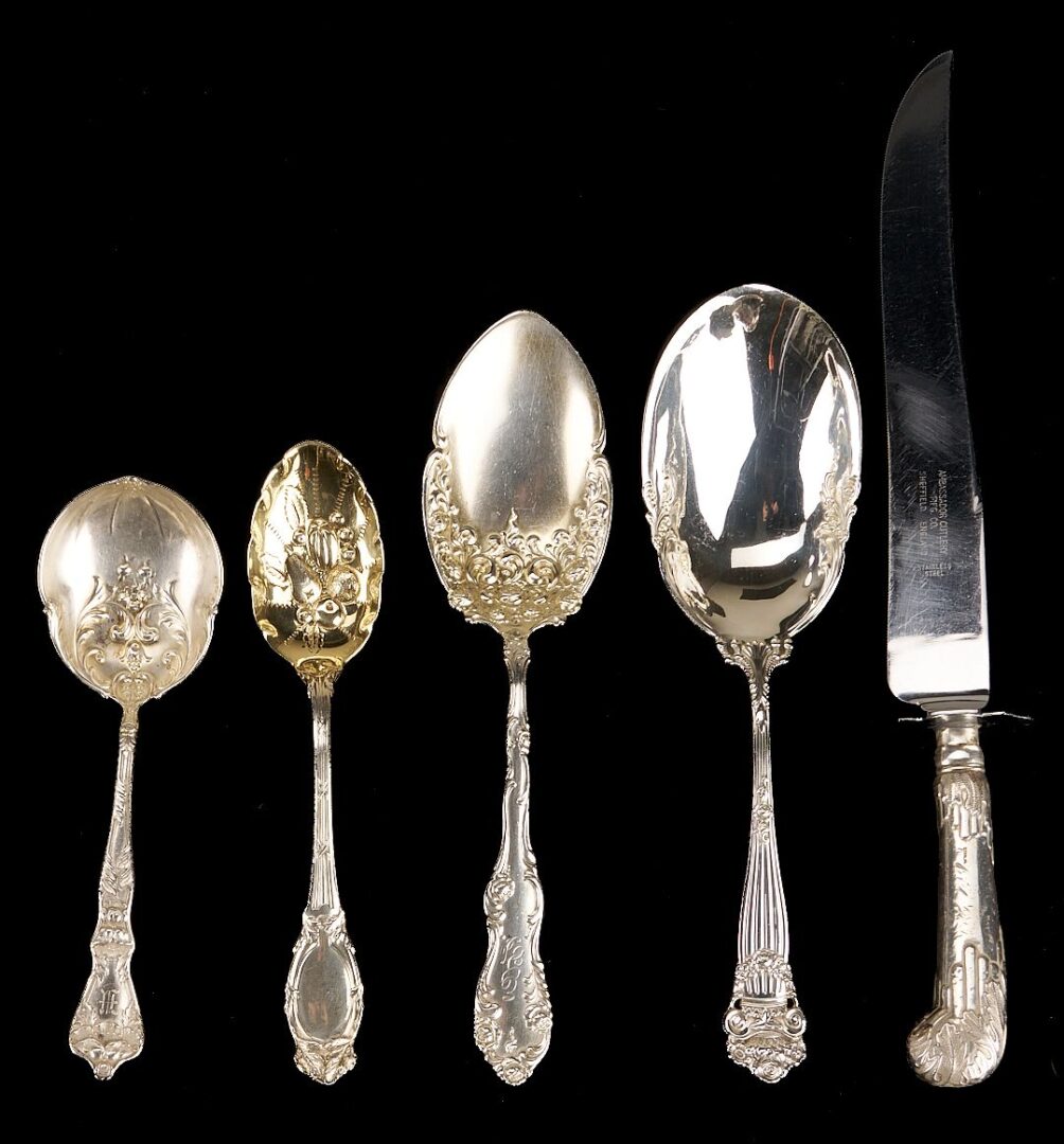 Lot 857: 21 Assorted Sterling Silver Flatware Pieces