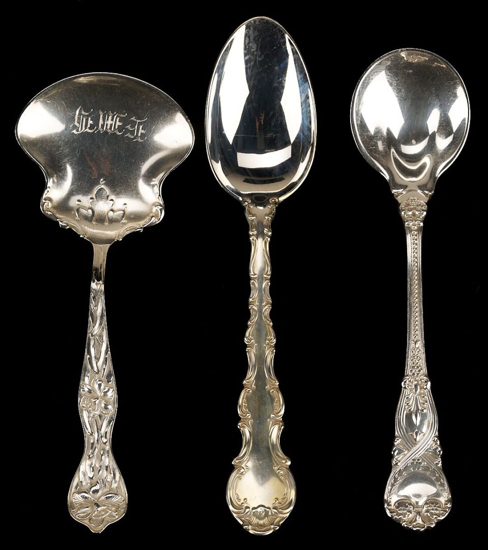 Lot 857: 21 Assorted Sterling Silver Flatware Pieces