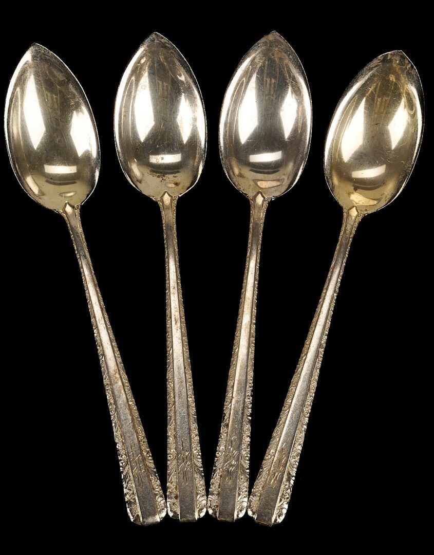 Lot 858: 20 Towle Candlelight Flatware Pcs., plus 6 others