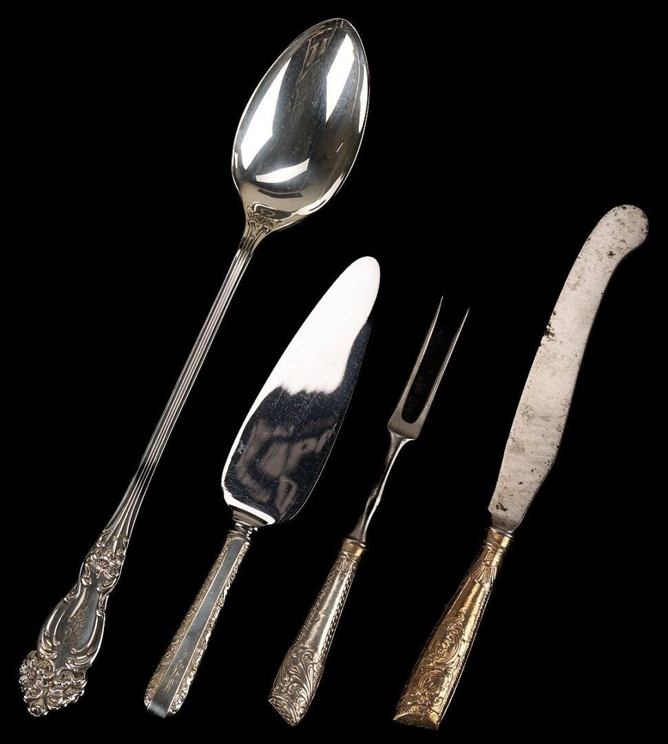 Lot 858: 20 Towle Candlelight Flatware Pcs., plus 6 others