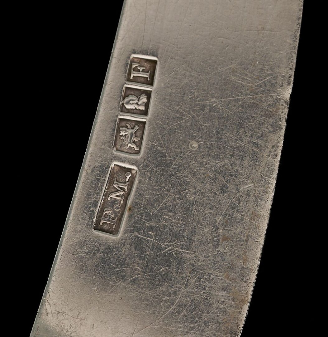 Lot 874: 10 Silver items incl. Tea Caddy, Larding Needles, Cigar Case, Brooches