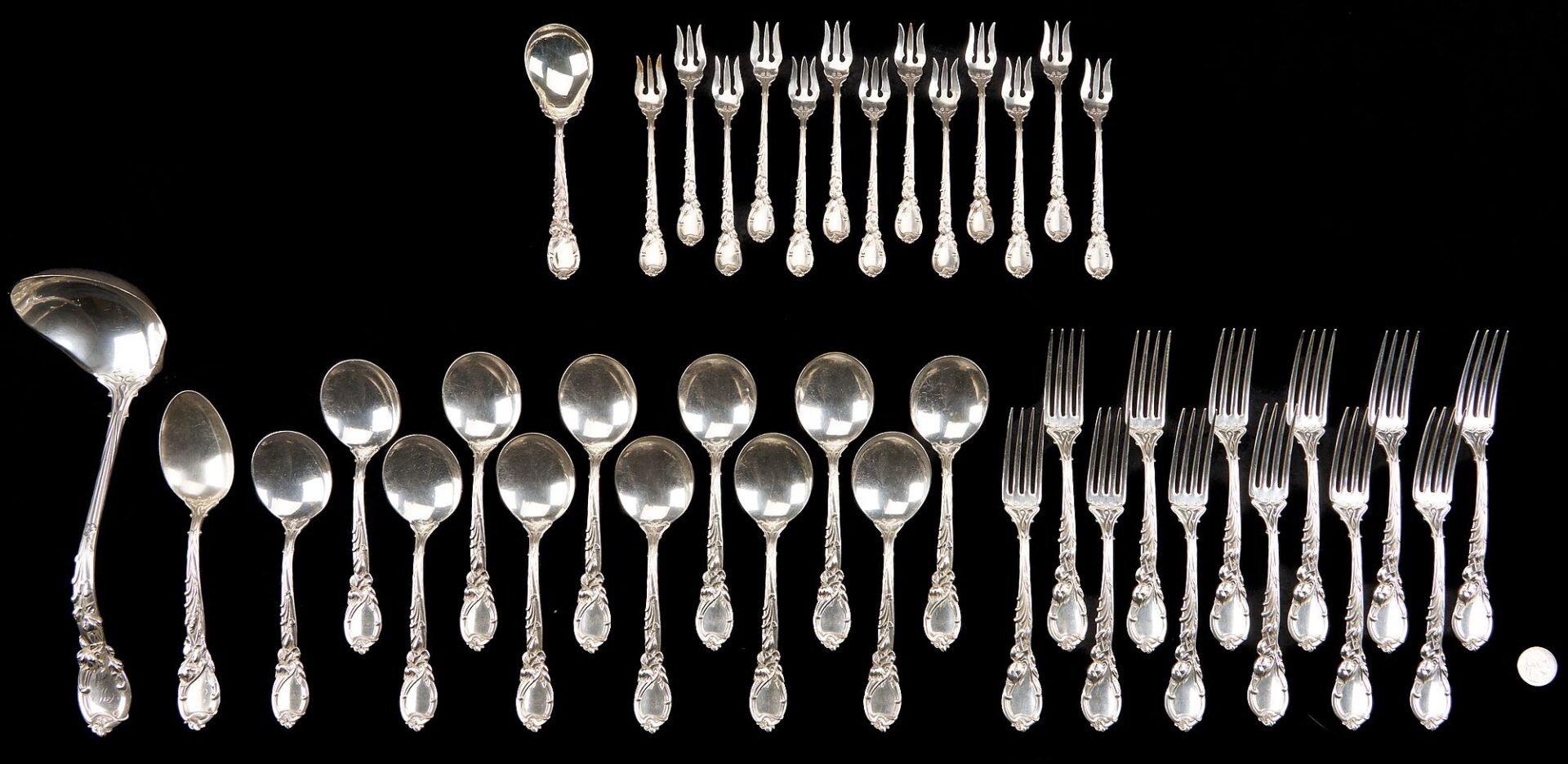 Lot 87: 40 Pcs. Reed & Barton Sterling Flatware, La Parisienne