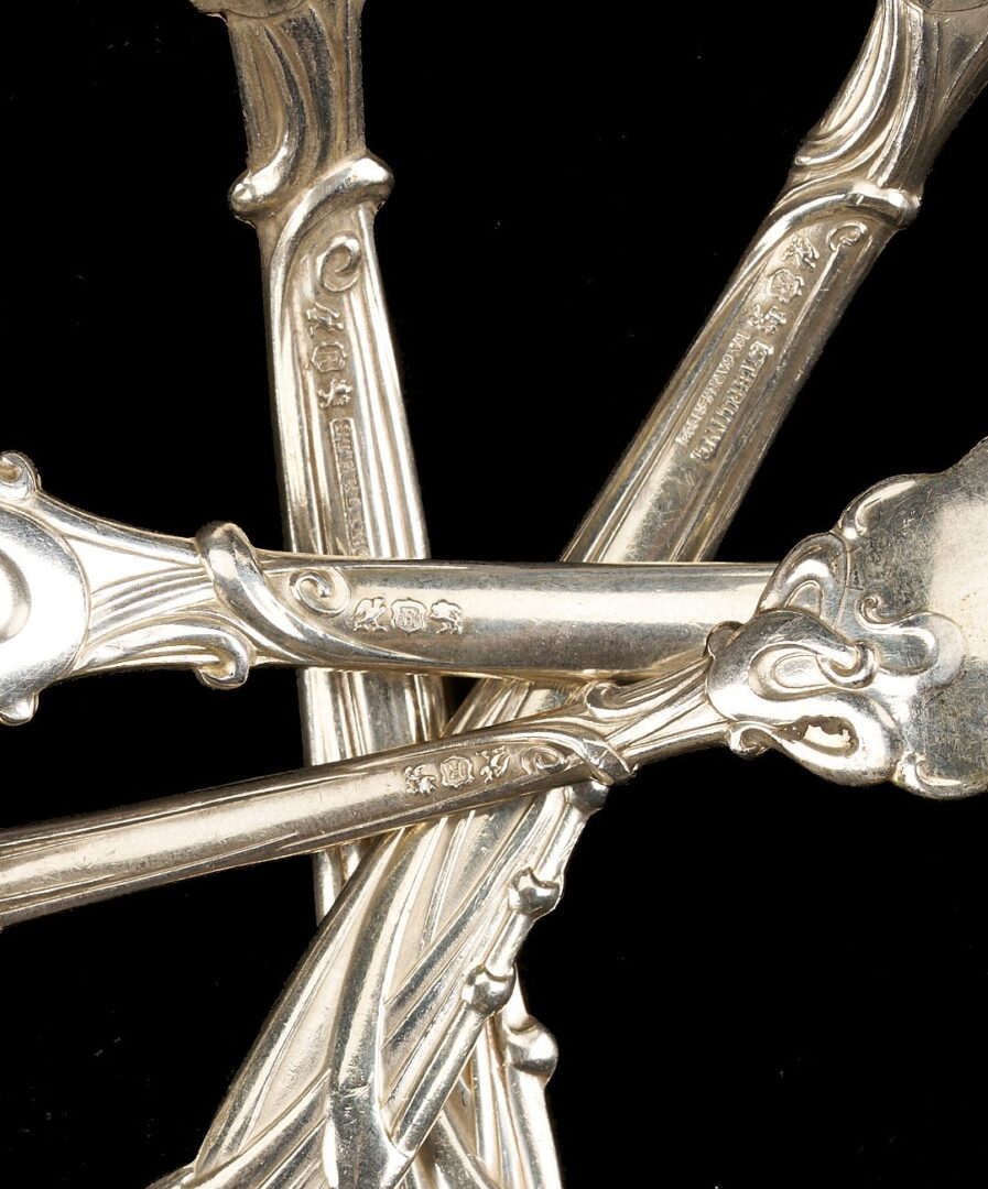 Lot 87: 40 Pcs. Reed & Barton Sterling Flatware, La Parisienne