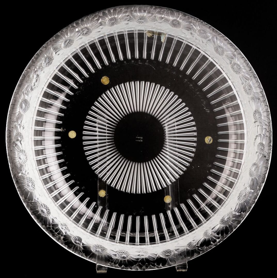 Lot 880: Lalique Marguerites Bowl