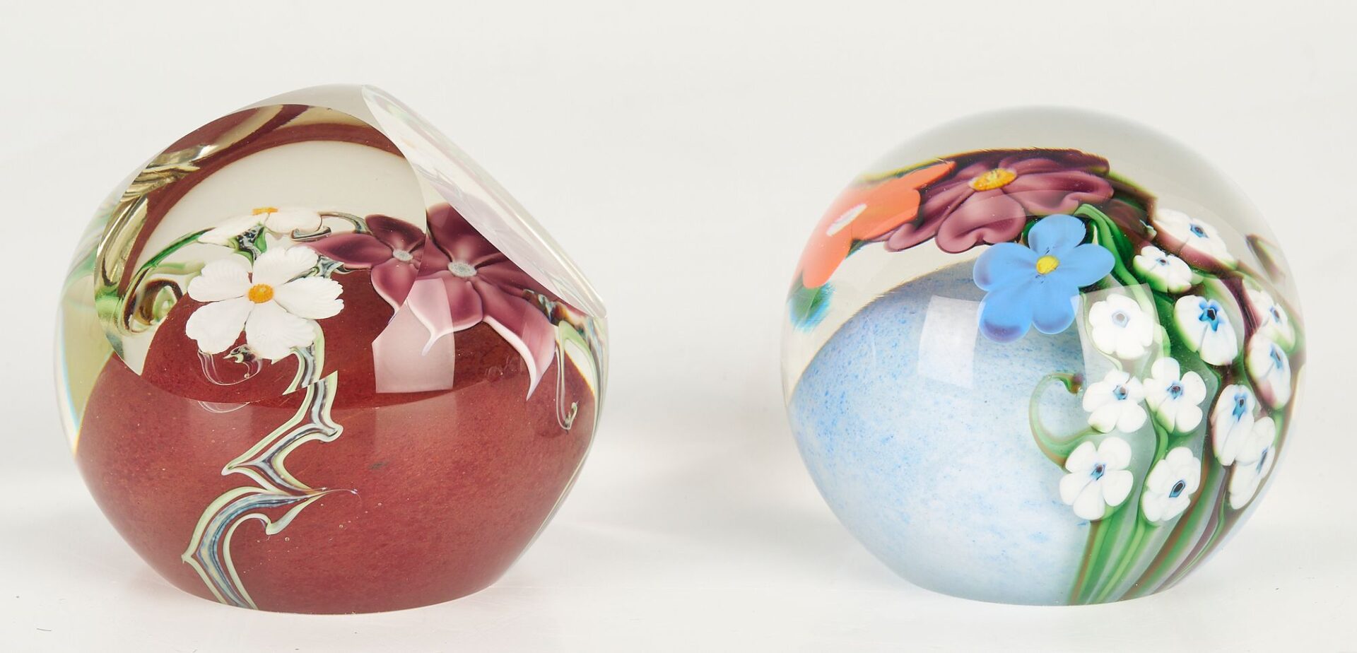 Lot 887: 12 Art Glass Paperweights, incl. Orient & Flume