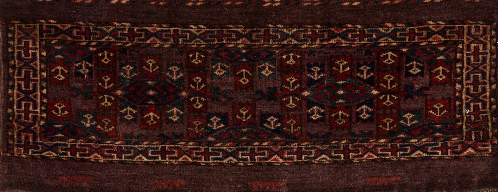Lot 902: 2 Antique Turkmen Torbas & 2 Antique Baluch Balisht Pillows