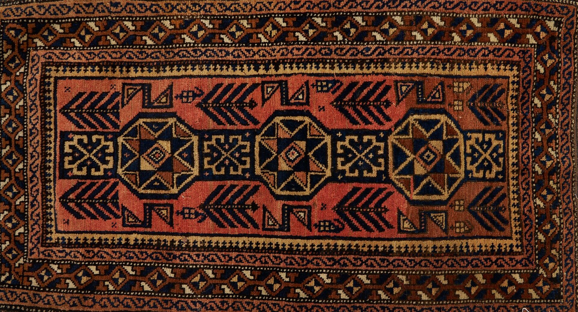 Lot 902: 2 Antique Turkmen Torbas & 2 Antique Baluch Balisht Pillows