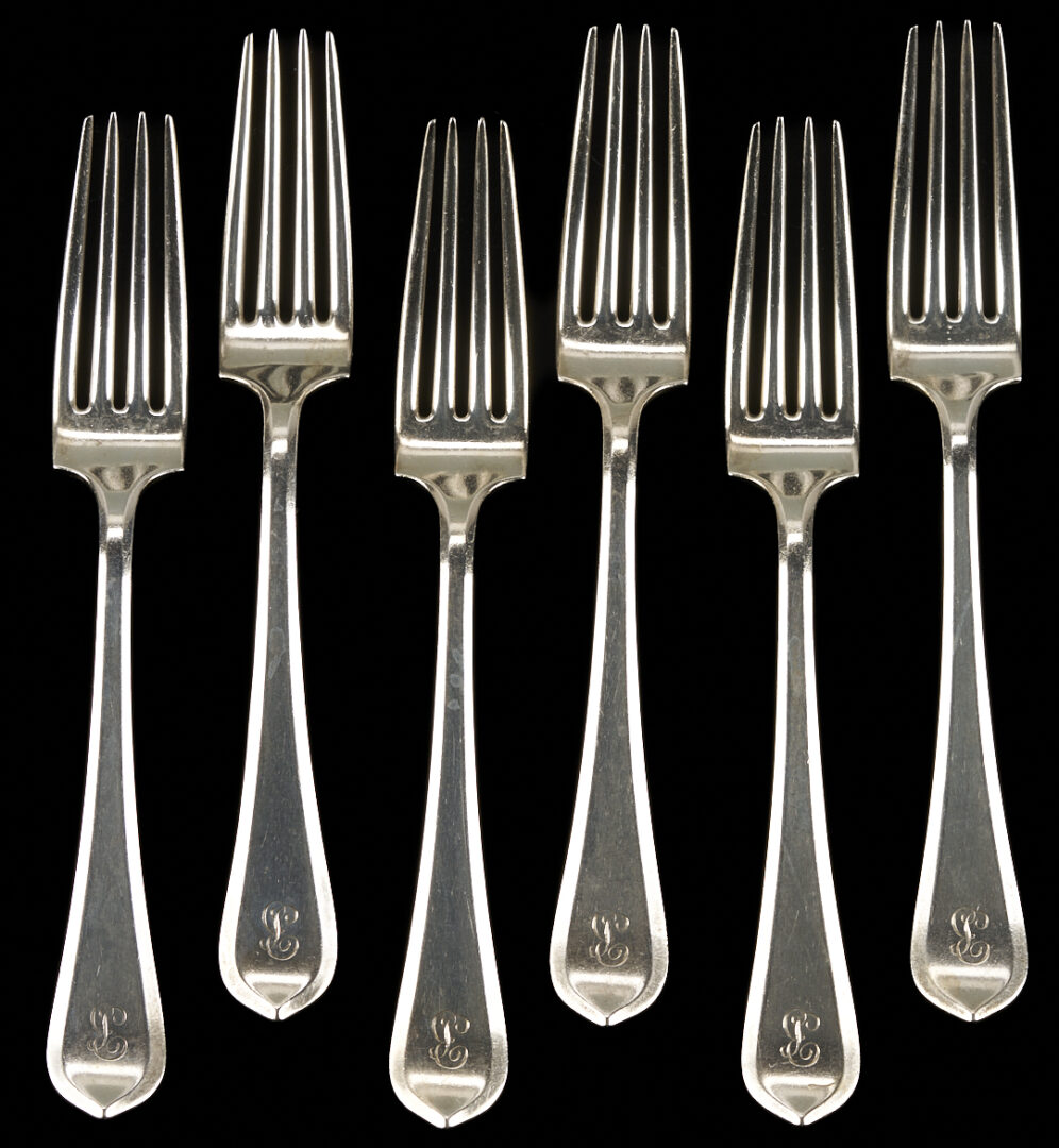 Lot 1028: 17 Assorted Sterling Flatware Pieces