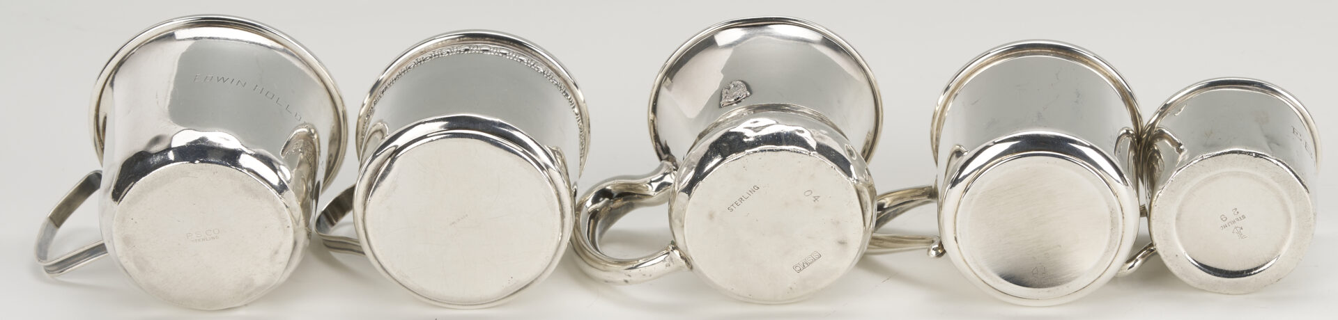 Lot 1031: 8 Sterling Silver Table Items