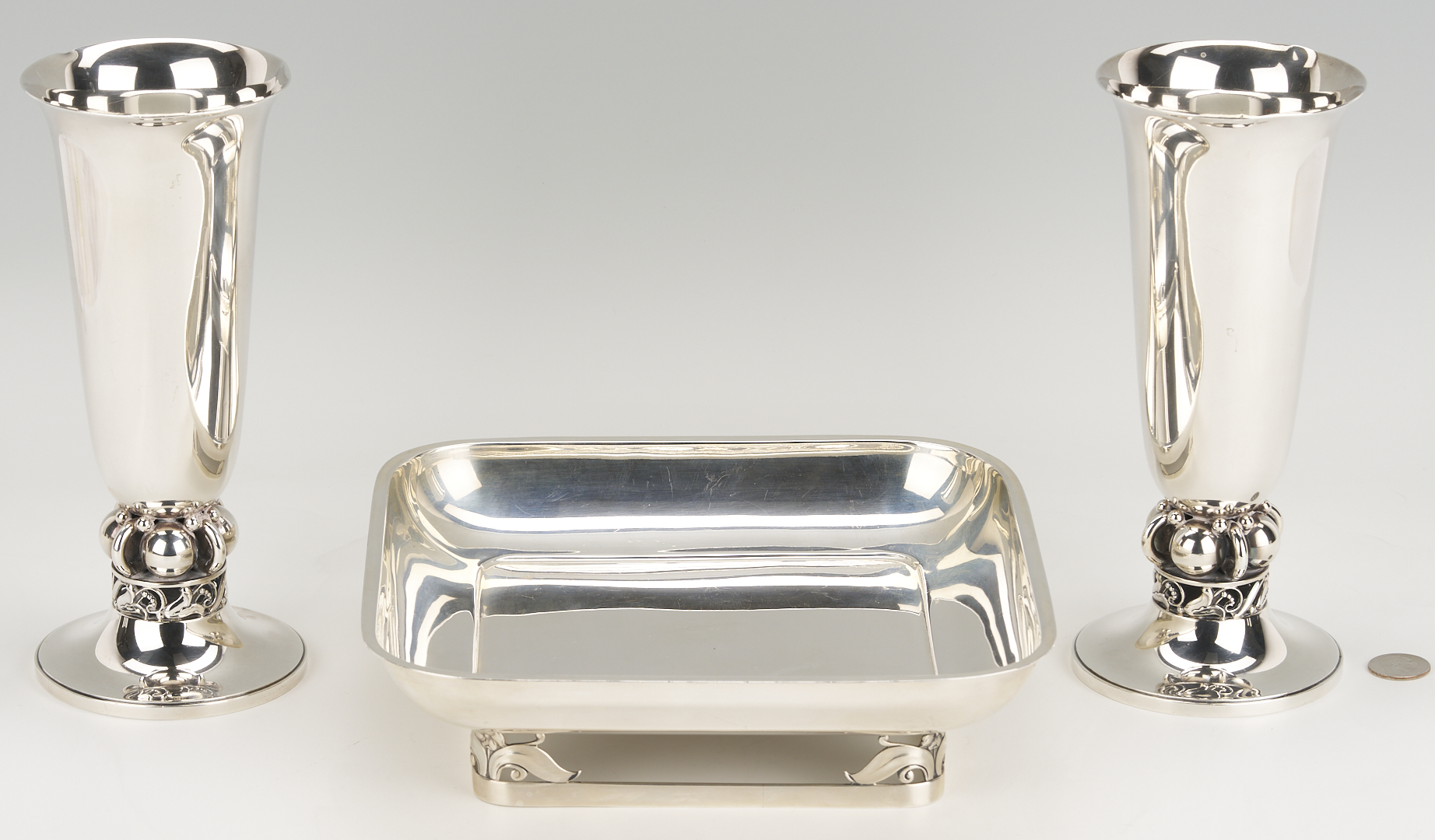 Lot 105: Pr. Sterling La Paglia Vases Plus 1 Gardiner Square Dish