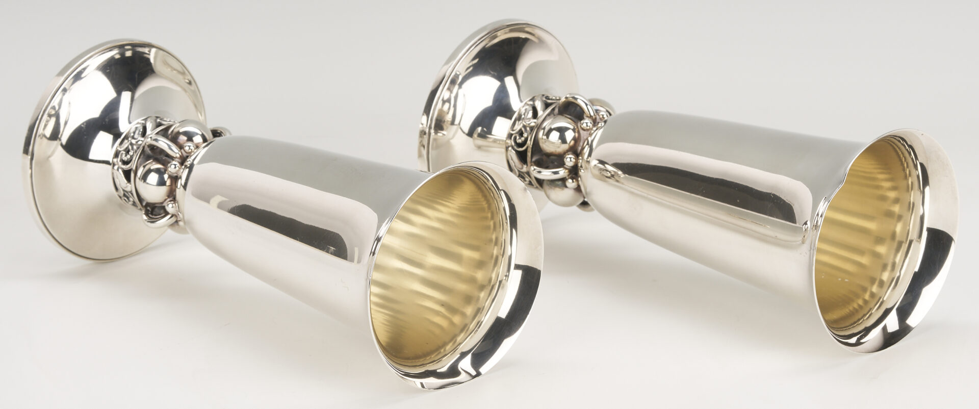 Lot 105: Pr. Sterling La Paglia Vases Plus 1 Gardiner Square Dish