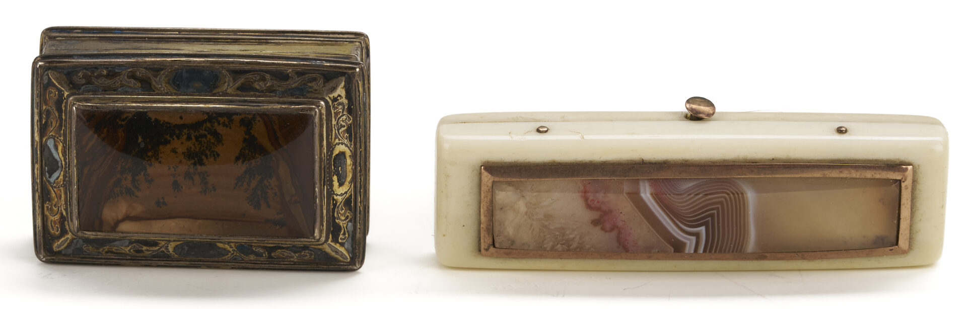 Lot 107: 3 Agate Vertu Boxes: Vinaigrette, Snuff & Toothpick Case