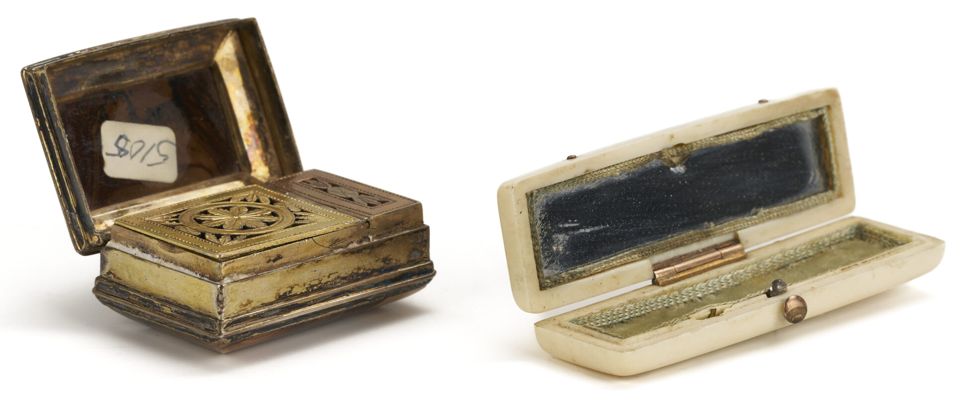 Lot 107: 3 Agate Vertu Boxes: Vinaigrette, Snuff & Toothpick Case