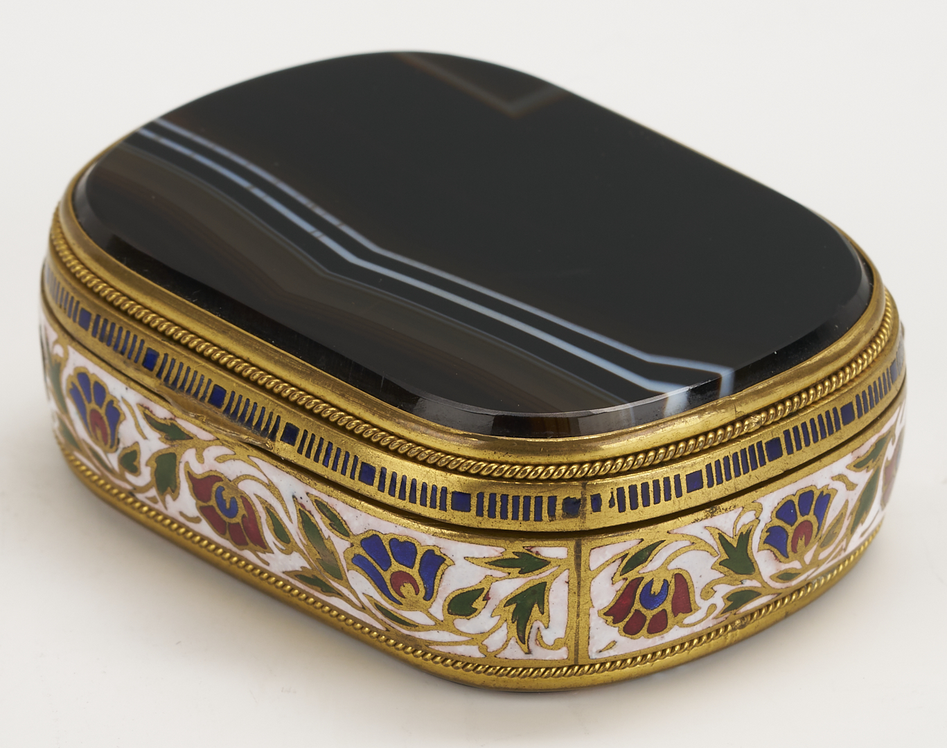 Lot 107: 3 Agate Vertu Boxes: Vinaigrette, Snuff & Toothpick Case