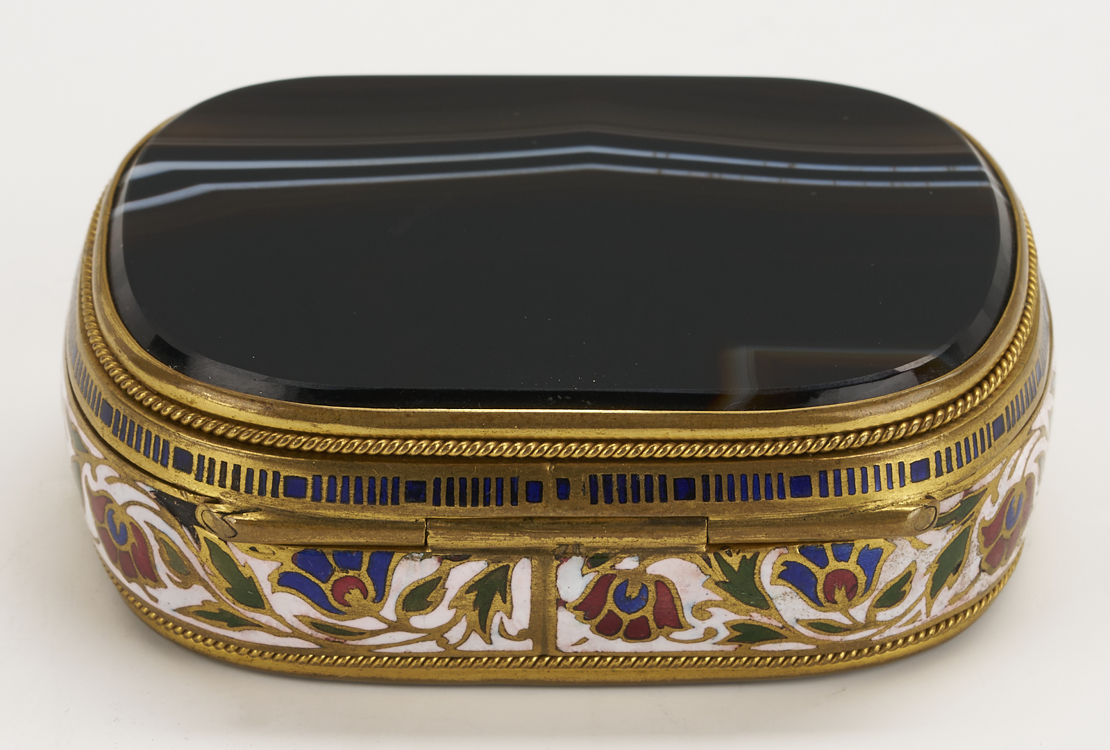 Lot 107: 3 Agate Vertu Boxes: Vinaigrette, Snuff & Toothpick Case