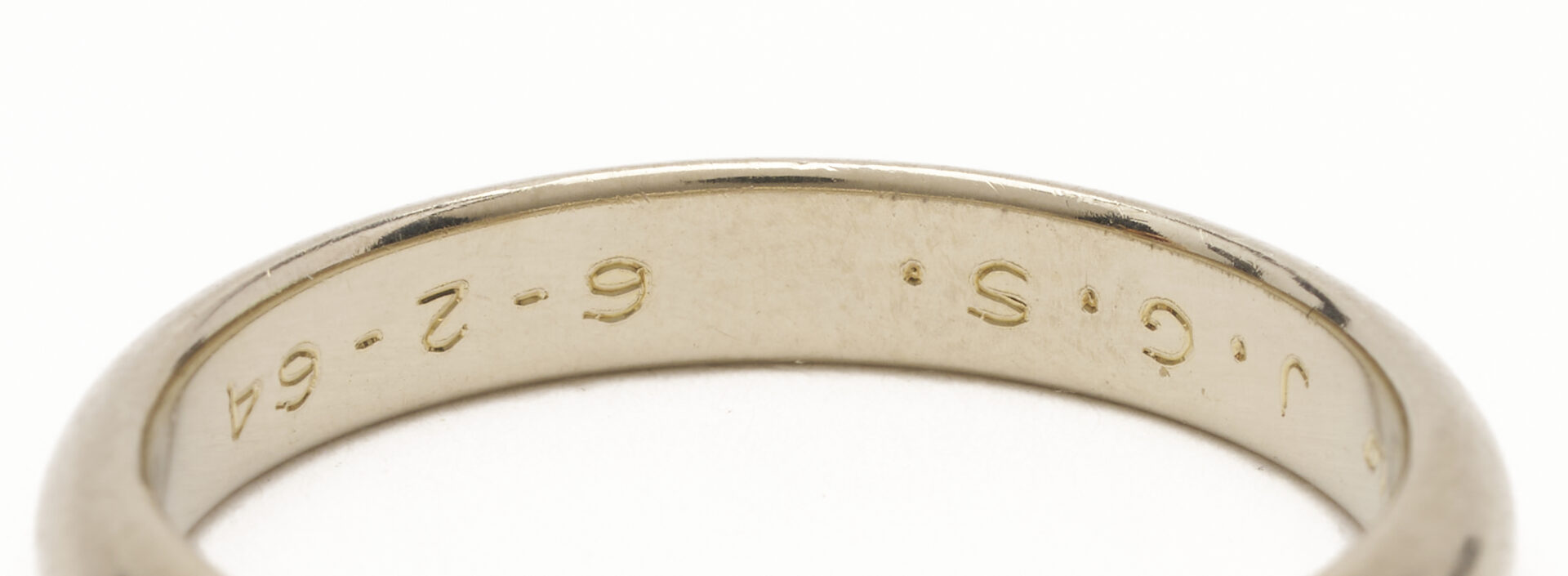 Lot 1176: 14K Gold Cabochon Carnelian Ring & 14K Gold Wedding Band