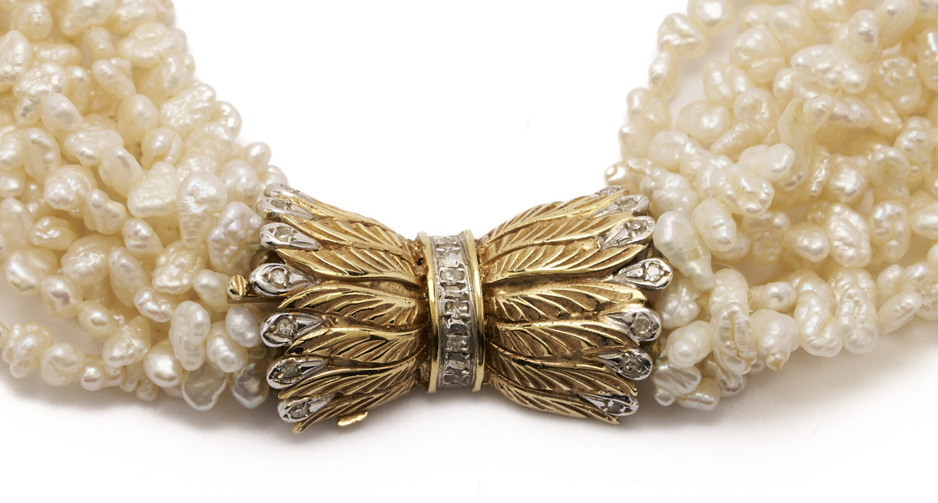 Lot 1186: Multi Strand Freshwater Pearl Necklace & Bracelet
