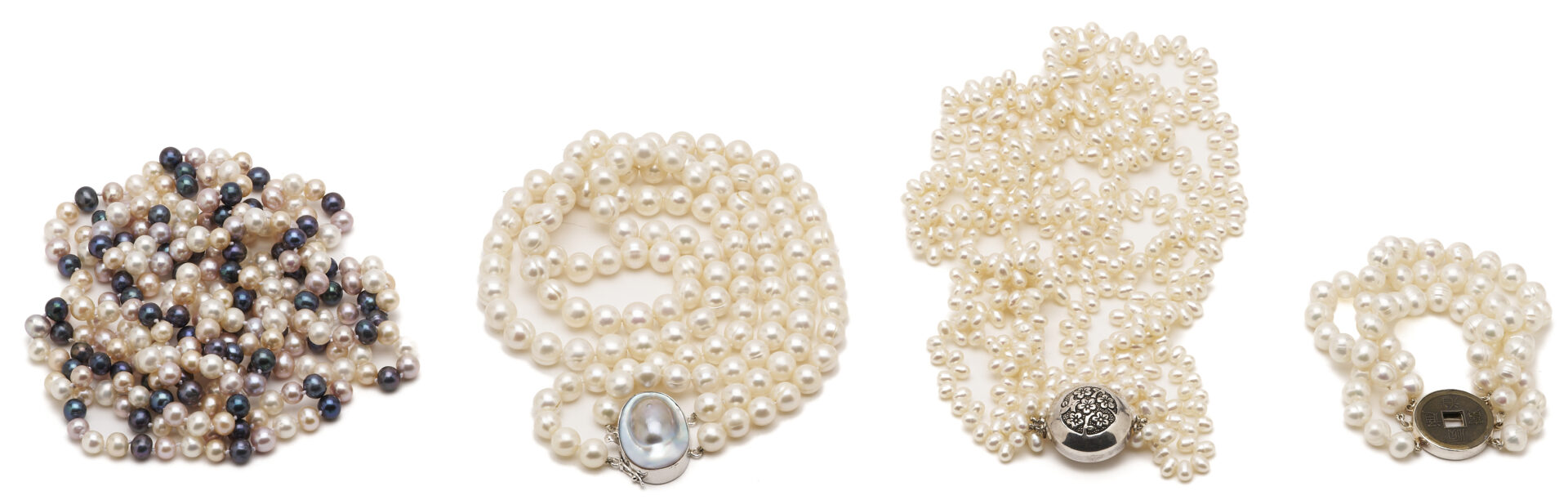 Lot 1192: 3 Ladies Pearl Necklaces & 1 Pearl Bracelet