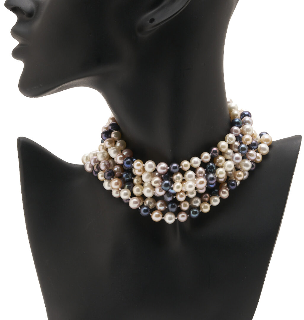 Lot 1192: 3 Ladies Pearl Necklaces & 1 Pearl Bracelet