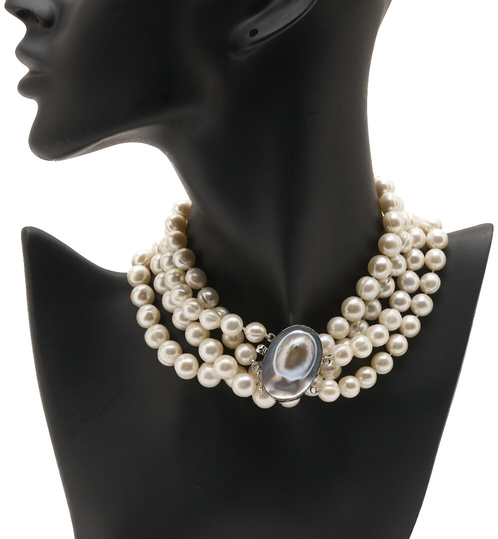 Lot 1192: 3 Ladies Pearl Necklaces & 1 Pearl Bracelet