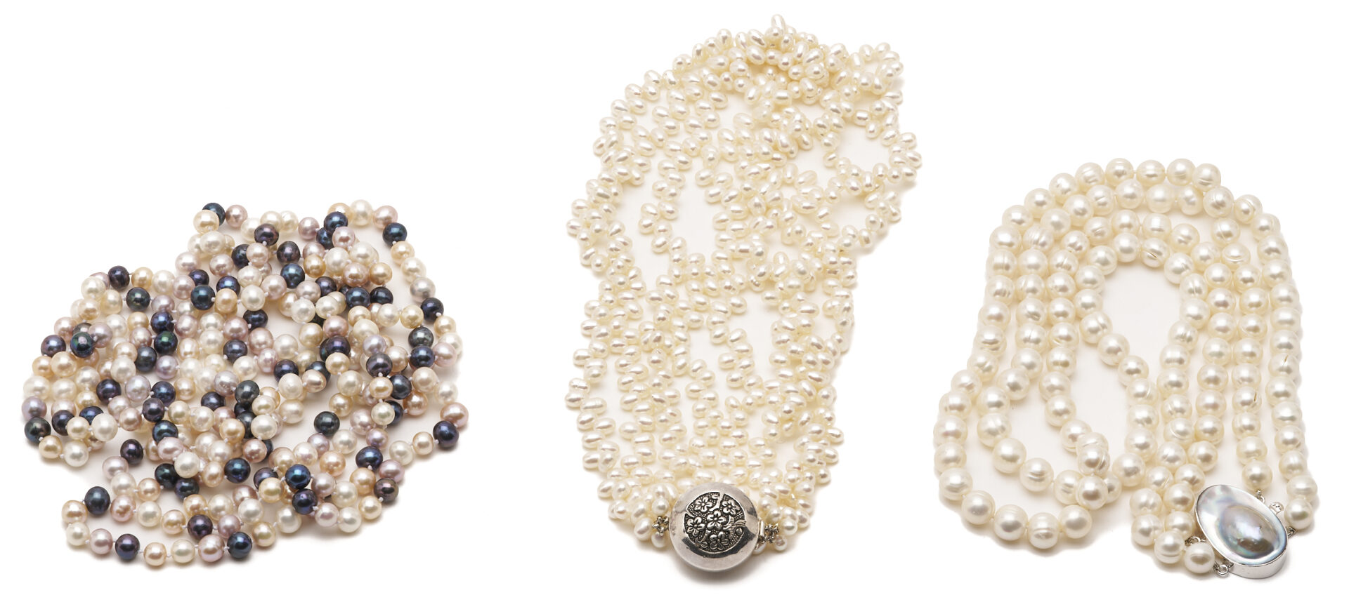 Lot 1192: 3 Ladies Pearl Necklaces & 1 Pearl Bracelet