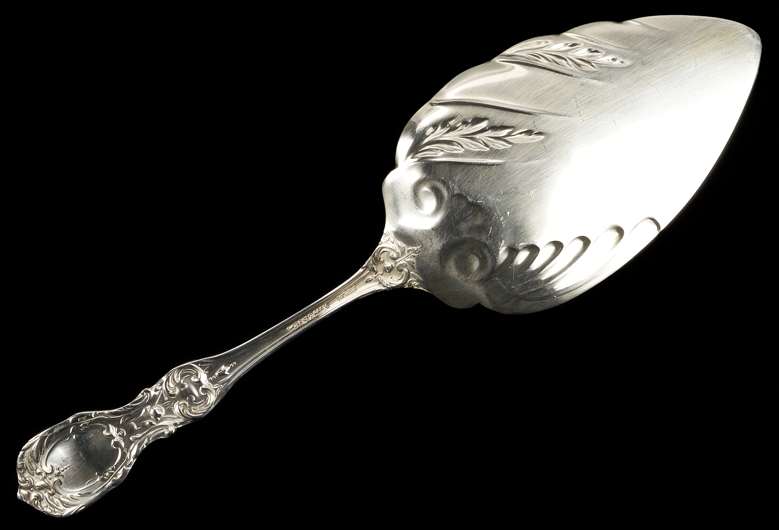 Lot 1209: Reed & Barton Sterling Silver Flat Server