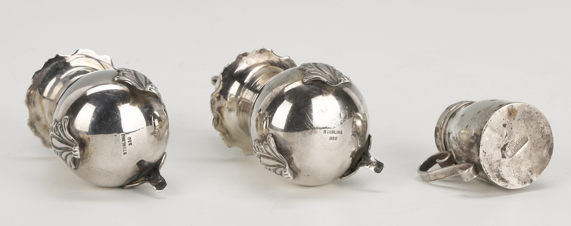 Lot 1210: 26 Assorted Small Sterling Silver Items