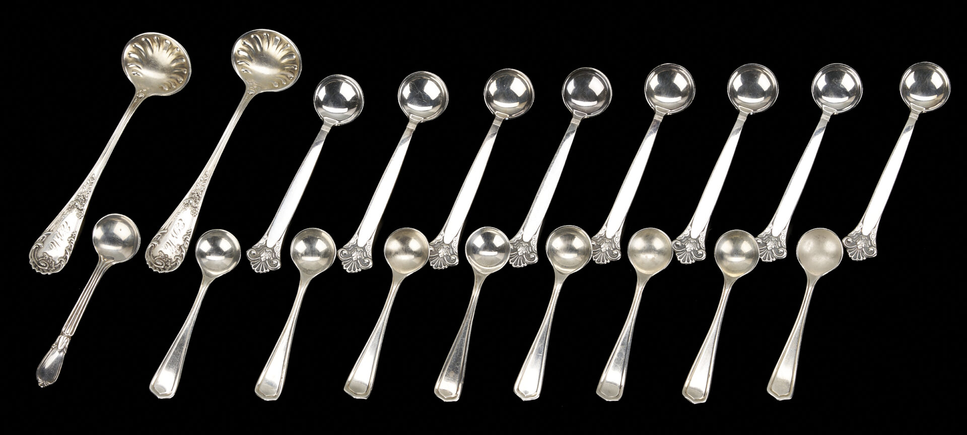 Lot 1210: 26 Assorted Small Sterling Silver Items