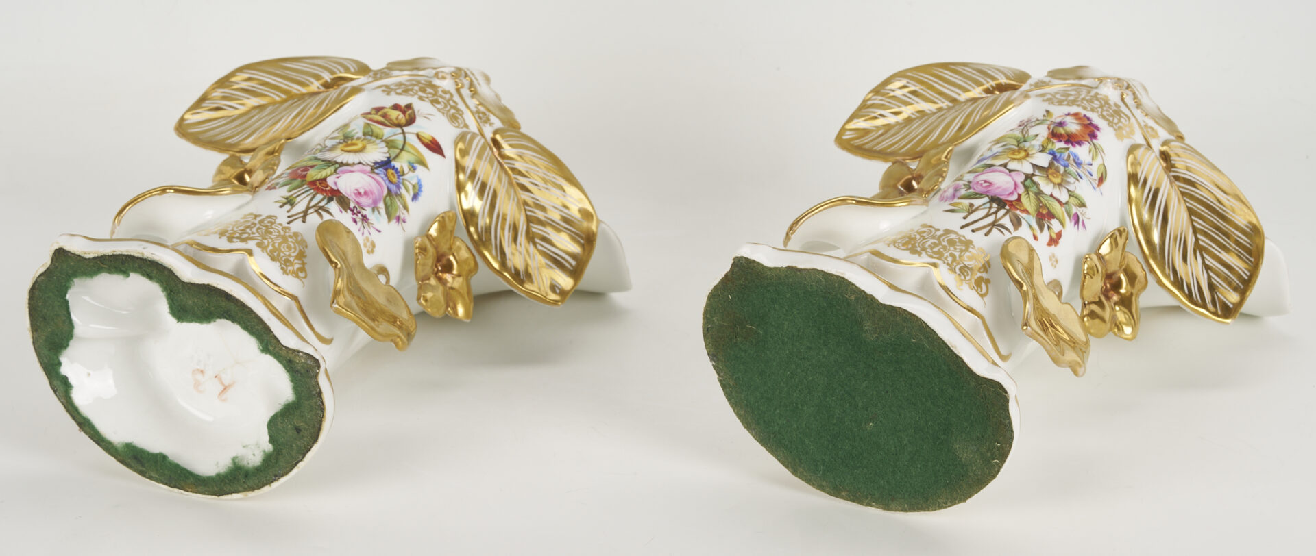 Lot 1252: Pair of Old Paris Style Porcelain Vases