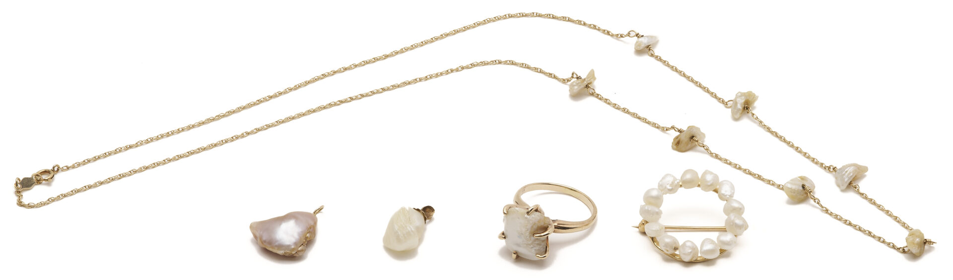 Lot 1267: 5 Pcs. Freshwater Pearl & Gold Jewelry