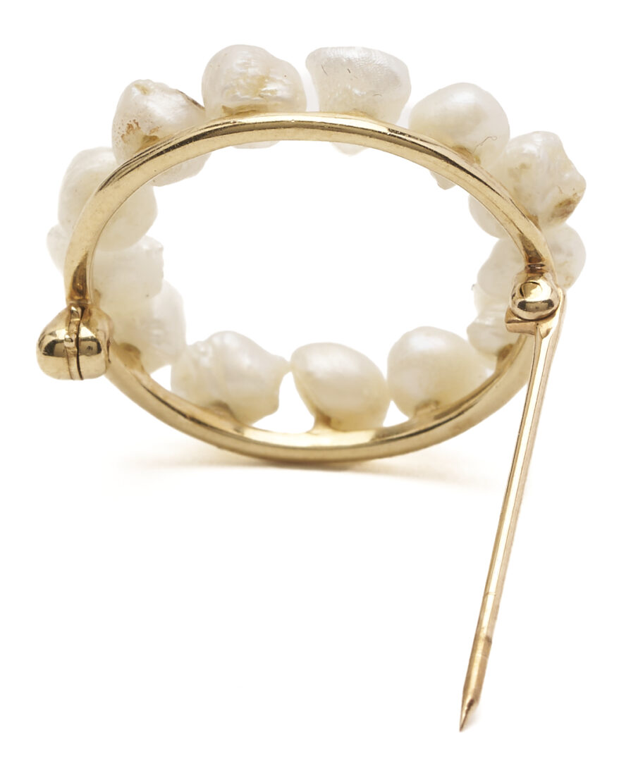 Lot 1267: 5 Pcs. Freshwater Pearl & Gold Jewelry