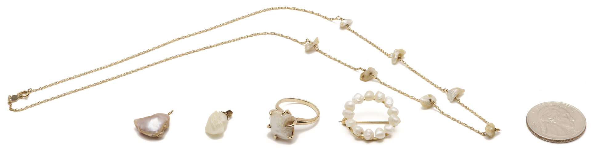 Lot 1267: 5 Pcs. Freshwater Pearl & Gold Jewelry